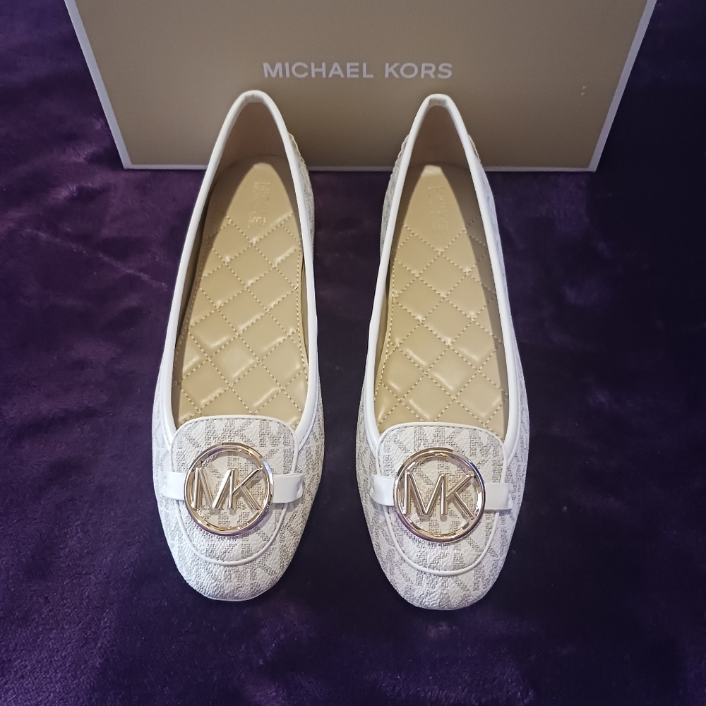 Michael Kors Lillie Moc - Picture 2 of 10